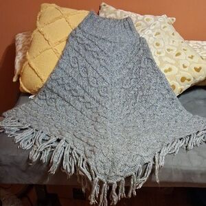 Time and Tru Gray Textured Fringe Poncho